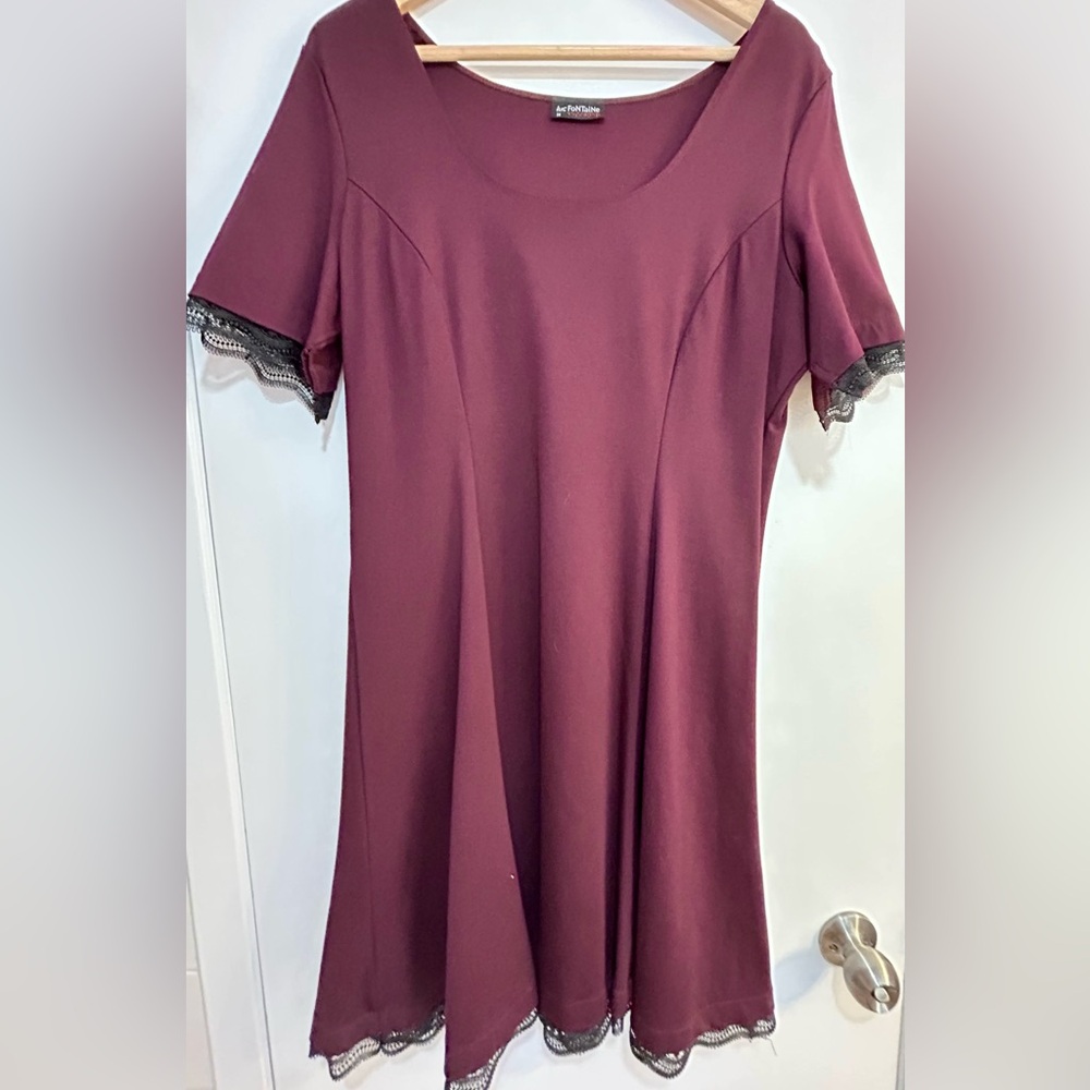 Montreal design Burgundy Midi Dress with Black Lace